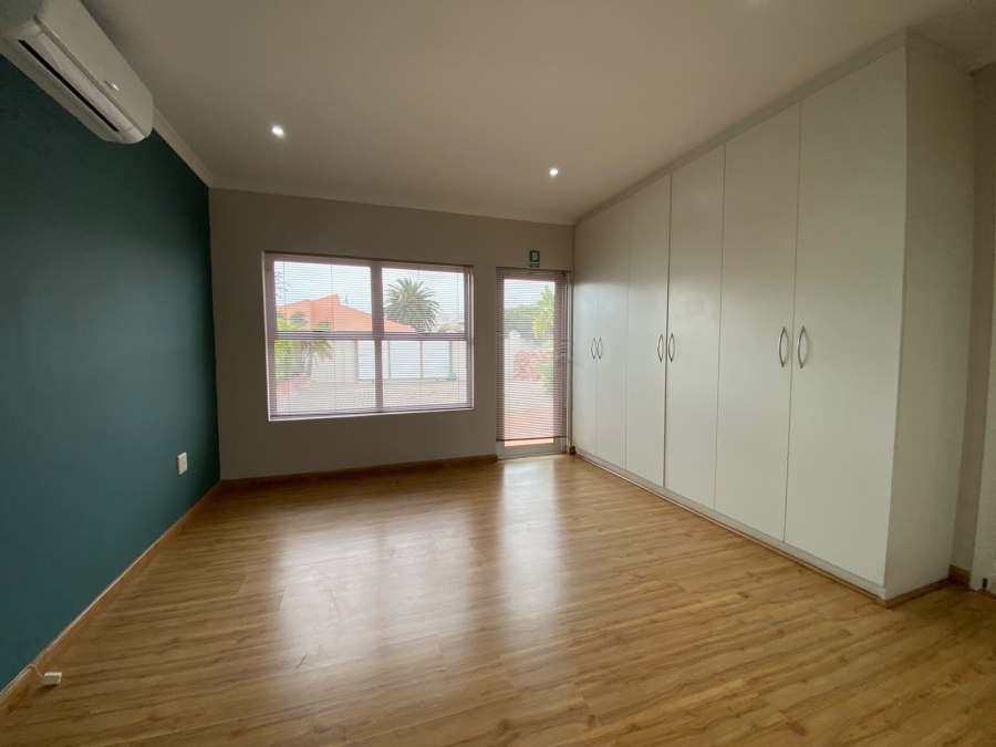 To Let 3 Bedroom Property for Rent in Parklands Western Cape